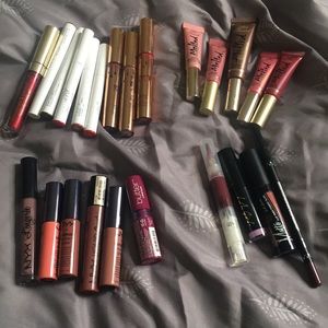 Lipstick and lip gloss bundle!
